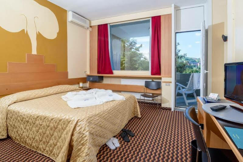 Hotel Santoli Porretta Terme Bagian luar foto